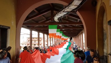 Il Tricolore da Guinness sfila a Bassano del Grappa – 29 maggio 2016