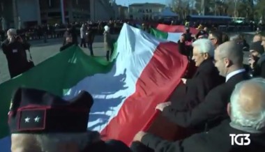 Il Tricolore dei Guinness defilato per le vie di Reggio Emilia – 7 gennaio 2017