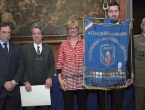 L’ANRP riceve dal Ministro della Difesa Pinotti la Medaglia della Liberazione
