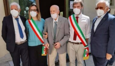 Consegna dell’onorificenza di Cavaliere della Repubblica all’ex IMI Basilio Pompei